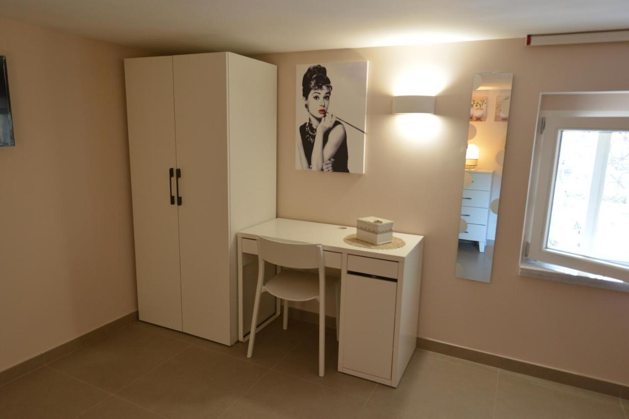 Dioclezianorooms Naples Extérieur photo